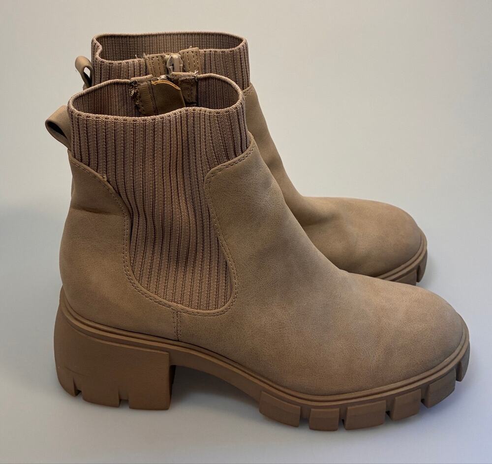 Universal Thread Tan Lug Sole Sock Ankle Boots 8 Chunky